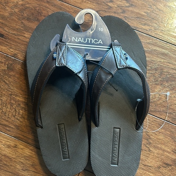 Nautica men’s Flip Flop Sandals NWT size 10 - Picture 2 of 4